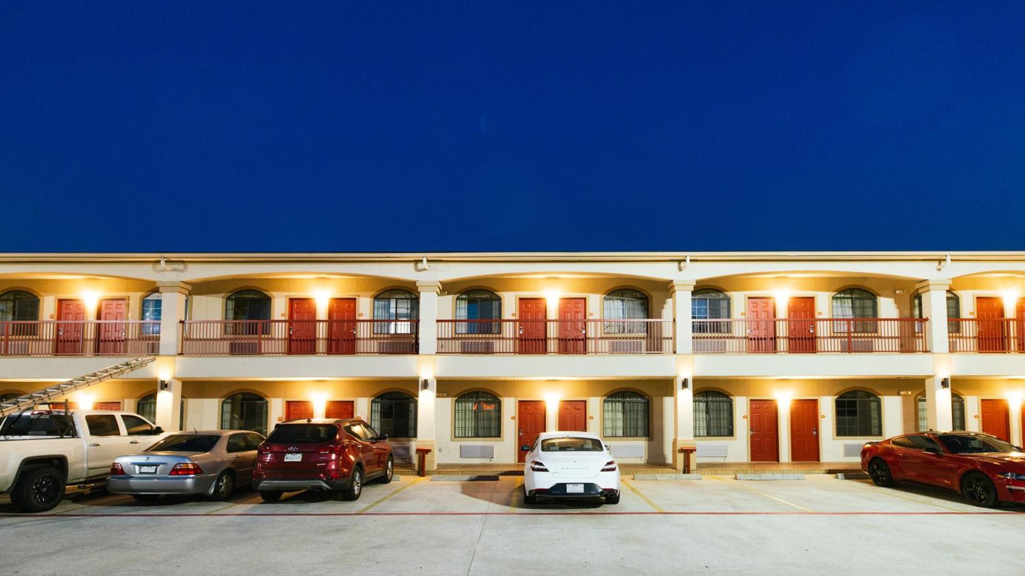 Palace 290 - Fairbanks * Houston