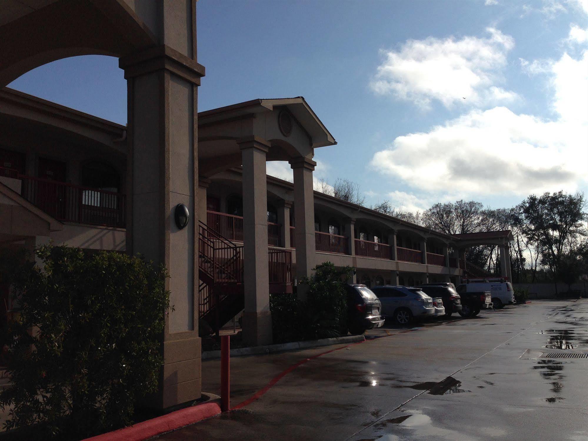 Palace 290 - Fairbanks Motel Houston